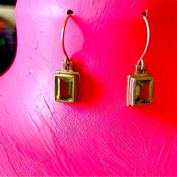 AmAzInG 💗👏🏻Peridot Earrings ♥️ ! - Picture 1 of 3